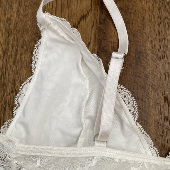 SHEIN Lacy Bralette - Picture 5 of 8